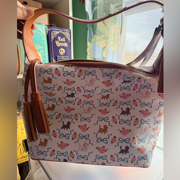 Dooney and Bourke Disney  Aristocats Shoulder Bag NWT - Picture 2 of 5